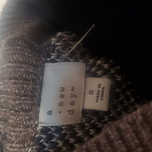 Leopard print cozy sweater 😍 - Picture 3 of 4